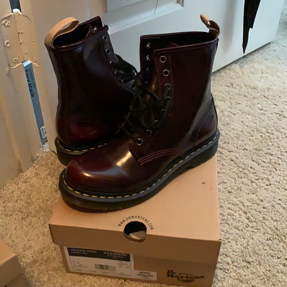 Worn once I wanted so bad disliked them once i got them